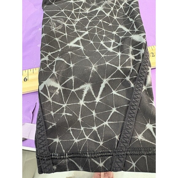 Lululemon size 4 Pedal Pace Crop Star Crushed Coal Black / Black Luxtreme - Picture 2 of 4